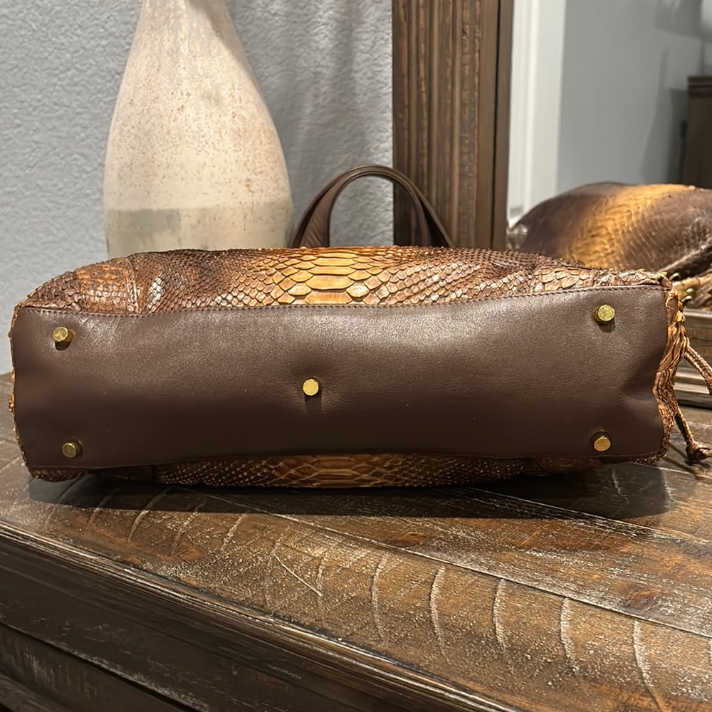 Vintage Brown Python skin/Leather Handbag. Suede interior. - Picture 3 of 9